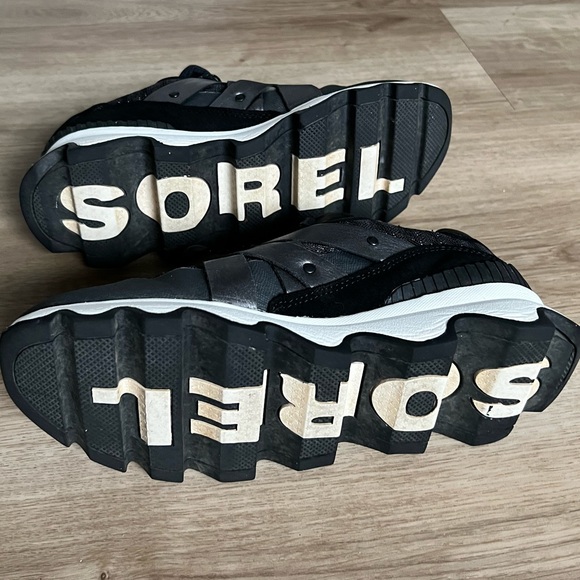 Sorel Kinetic Sneakers - Picture 5 of 5
